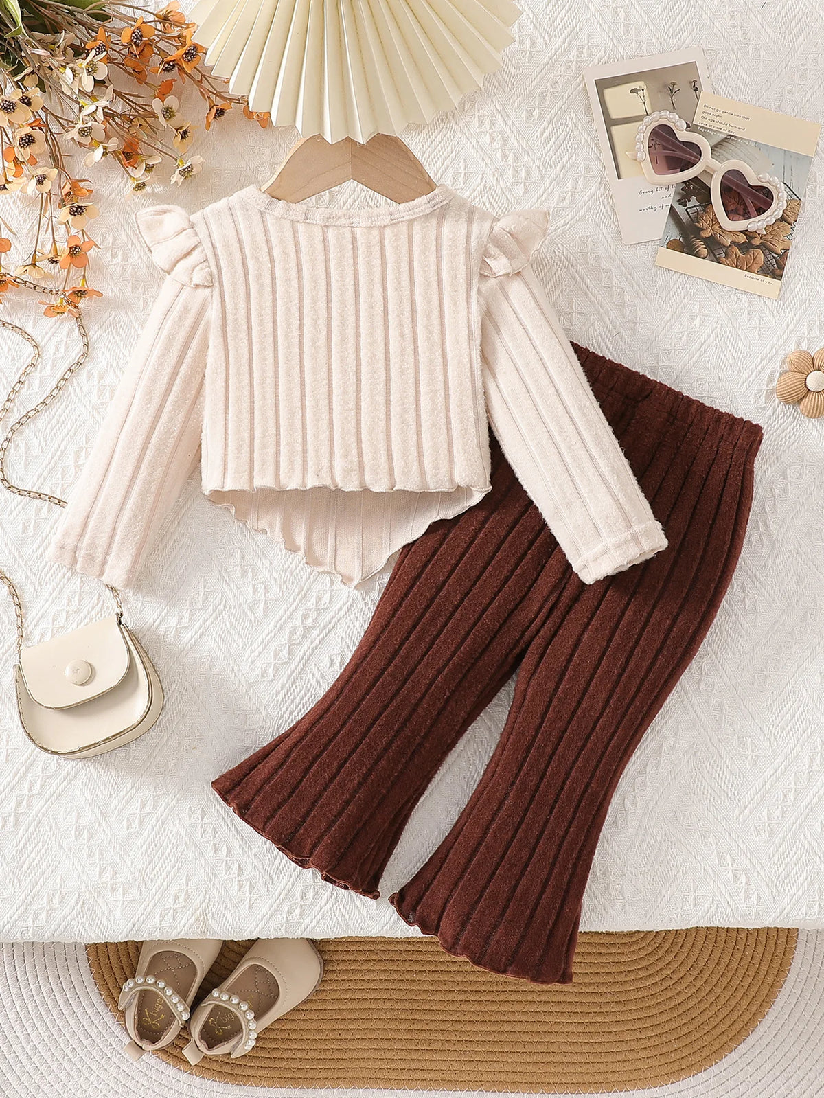 Adorable Baby Girl Autumn Outfit: Sweet Floral Bow Top & Bell Bottoms Set for Cozy Style