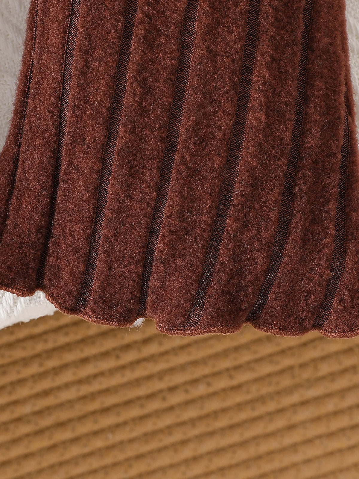 Adorable Baby Girl Autumn Outfit: Sweet Floral Bow Top & Bell Bottoms Set for Cozy Style